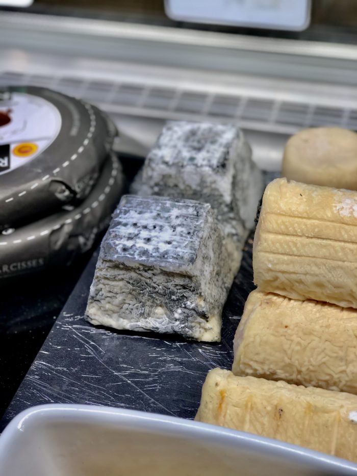 Pyramide cendrée de Chèvre ･ 200g ･ Pièce