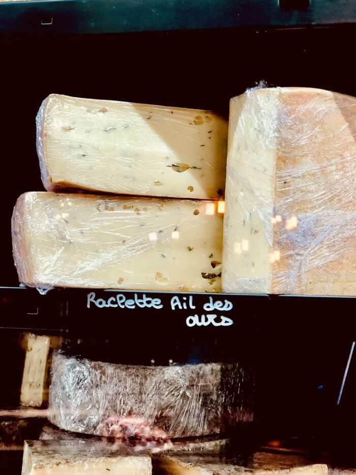 Raclette à l'ail des ours ･ Morceau d'environ 250g ･ Qté pour 1pers.